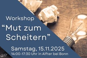 Zerknüllte Blätter und Glühlampe auf Tisch